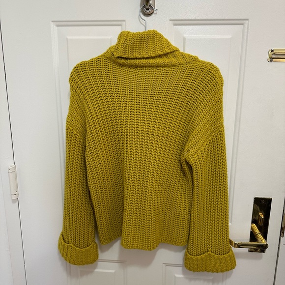 525 Turtleneck Sweater - XS - Mustard Yellow - Picture 7 of 8